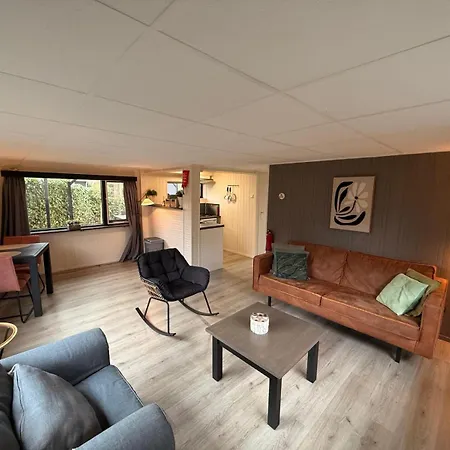 Modern Dog Friendly Veluwe With Fenced Garden & Air Conditioning - Forest And Sauna Nearby シャレー プッテン
